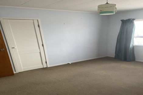 Photo of property in 11 Santiago Crescent, Unsworth Heights, Auckland, 0632