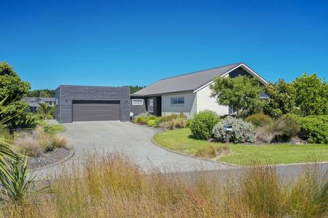 Photo of property in 2 Te Heke Place, Waikanae, 5036
