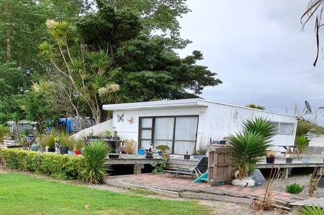 Photo of property in 341 Gallie Road, Matakohe, 0594