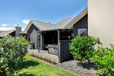 Photo of property in 20 Topping Place, Whitianga, 3510