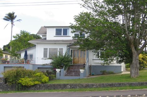 Photo of property in 30 Hinemoa Street, Birkenhead, Auckland, 0626