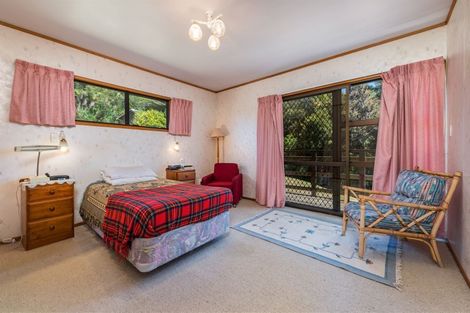 Photo of property in 1010 Scenic Drive North, Swanson, Auckland, 0816