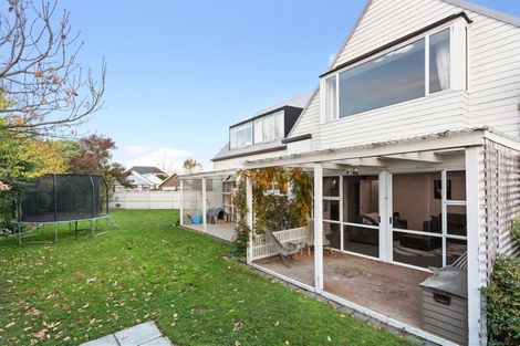 Photo of property in 77 Regency Crescent, Redwood, Christchurch, 8051