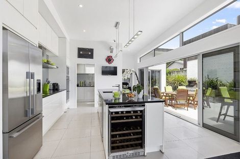 Photo of property in 5 Linacre Way, Tawa, Wellington, 5028