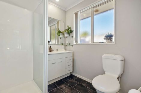 Photo of property in 2 Highbury Place, Nawton, Hamilton, 3200