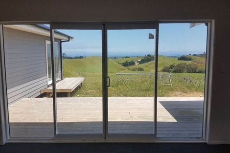 Photo of property in 610 Dover Road, Okato, New Plymouth, 4374