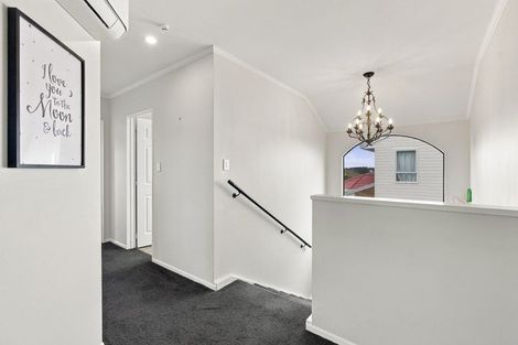 Photo of property in 9 Sandel Rise, Merrilands, New Plymouth, 4312