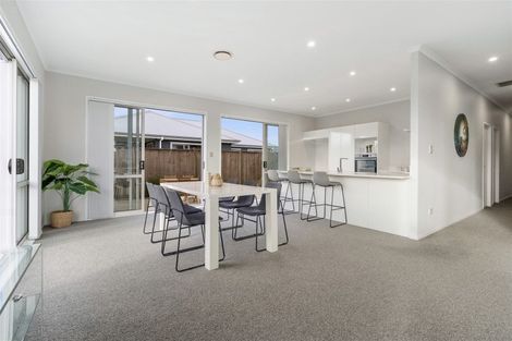 Photo of property in 24 Malbec Place, Huapai, Kumeu, 0810