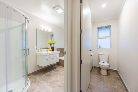 Photo of property in 18 Steamer Road, Silverdale, 0932