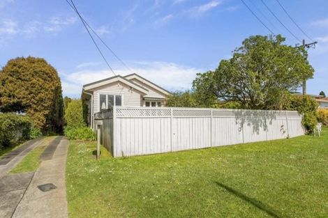 Photo of property in 298 East Coast Road, Forrest Hill, Auckland, 0620