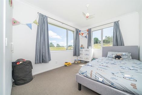 Photo of property in 8 Ridgeview Road, Aokautere, Palmerston North, 4471