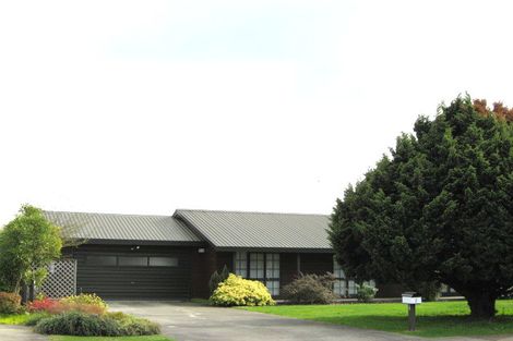 Photo of property in 2 Valerie Street, Clive, 4102