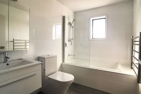 Photo of property in 1 Kanona Way, Albany Heights, Auckland, 0632