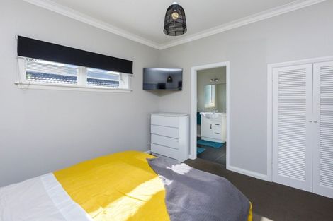 Photo of property in 2 Oxford Crescent, Ebdentown, Upper Hutt, 5018