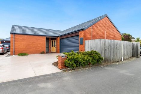 Photo of property in 1/27 Cardigan Bay Place, Addington, Christchurch, 8024