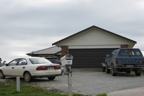 Photo of property in 21 Arapeta Place, Takaka, 7110