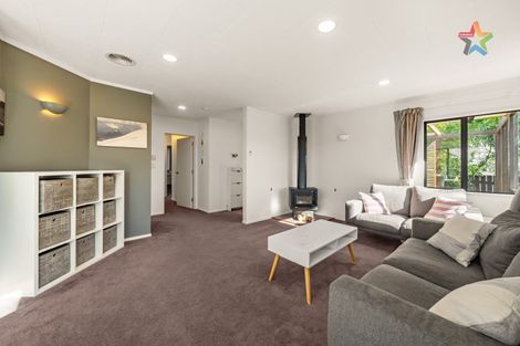 Photo of property in 21 Jasmine Grove, Maungaraki, Lower Hutt, 5010