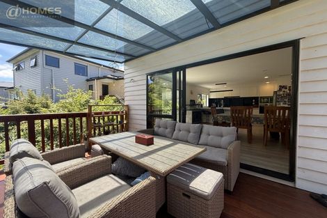 Photo of property in 70 Sungrove Rise, Sunnyvale, Auckland, 0612