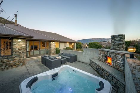Photo of property in 48 Rob Roy Lane, Wanaka, 9305