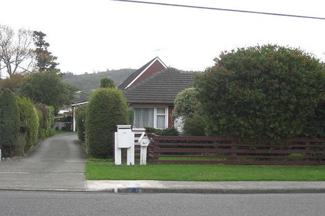 Photo of property in 2/28 Glen Road, Stokes Valley, Lower Hutt, 5019