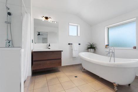 Photo of property in 11 Taniwha Street, Pegasus, 7612