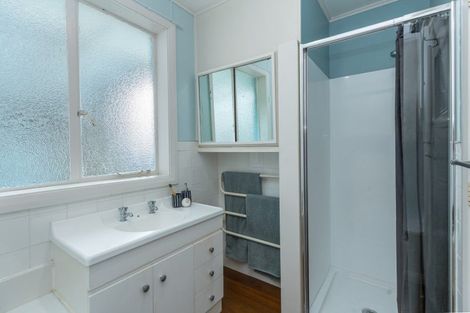 Photo of property in 118 Brandon Street, Featherston, 5710