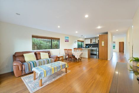 Photo of property in 6 Virginia Street, Henderson, Auckland, 0612