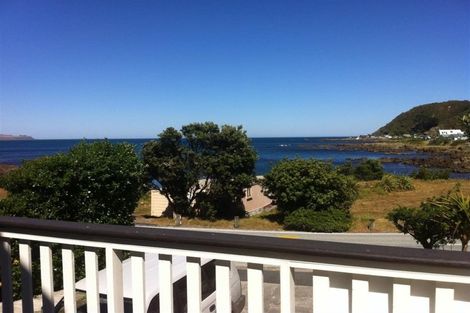 Photo of property in 93 Breaker Bay Road, Breaker Bay, Wellington, 6022