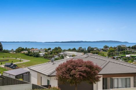 Photo of property in 9 Ruth Craig Place, Stanmore Bay, Whangaparaoa, 0932