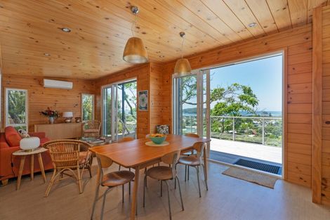 Photo of property in 92 Hahei Beach Road, Hahei, Whitianga, 3591