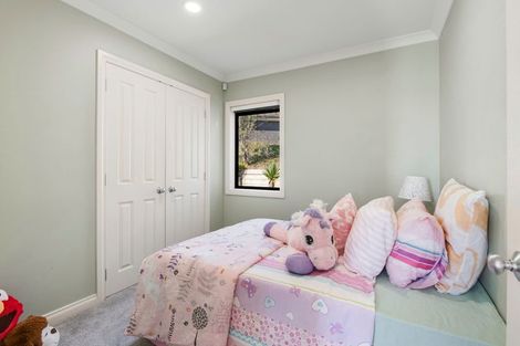 Photo of property in 19 Black Teal Close, Unsworth Heights, Auckland, 0632