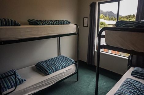 Photo of property in 9 Cron Avenue, Te Atatu South, Auckland, 0610