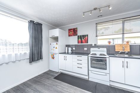 Photo of property in 17 Lee Street, Castlecliff, Whanganui, 4501