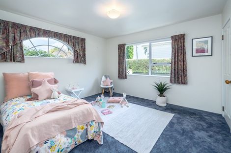 Photo of property in 15 Wood Street, Greytown, 5712