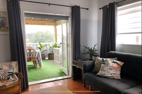 Photo of property in 2 Blacks Road, Greenhithe, Auckland, 0632