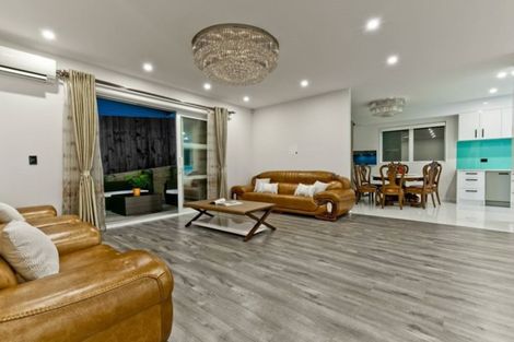 Photo of property in 91 San Valentino Drive, Henderson, Auckland, 0612