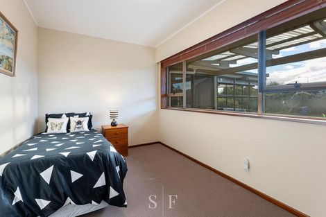 Photo of property in 15 Fleetwood Grove, Waikanae, 5036