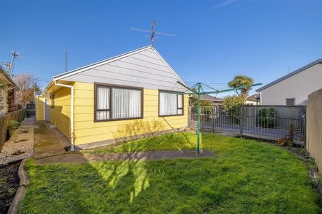 Photo of property in 1/62 Bowhill Road, New Brighton, Christchurch, 8083
