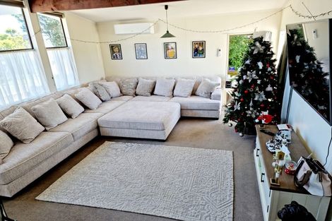 Photo of property in 125 Mark Avenue, Grenada Village, Wellington, 6037