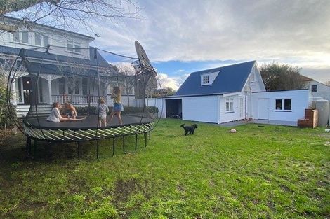 Photo of property in 8 Dodson Avenue, Milford, Auckland, 0620