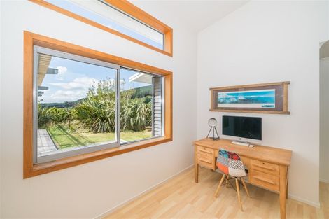 Photo of property in 8 Ridgeview Road, Aokautere, Palmerston North, 4471