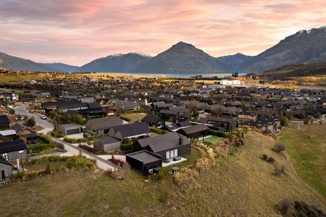Photo of property in 1 Wanderer Lane, Jacks Point, Queenstown, 9371