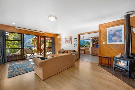 Photo of property in 810a Queen Charlotte Drive, Havelock, 7281