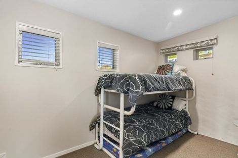 Photo of property in 17 Morrows Mead, Wanaka, 9305