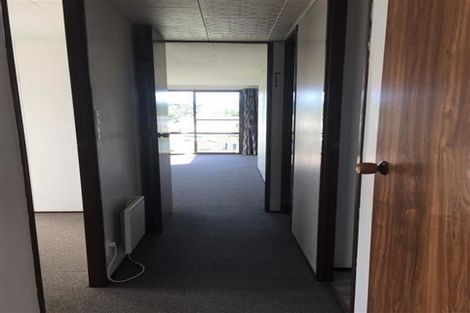 Photo of property in 1/4 Hanson Place, West Harbour, Auckland, 0618