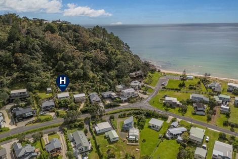 Photo of property in 72 Ocean Beach Road, Tairua, 3508