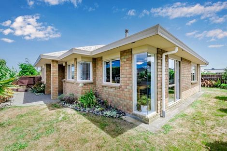 Photo of property in 17 Te Kupe Road, Paraparaumu Beach, Paraparaumu, 5032