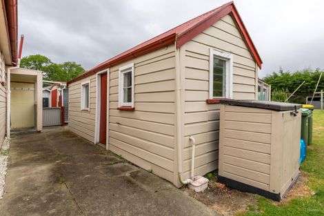 Photo of property in 16 Dobson Street, Waimate, 7924
