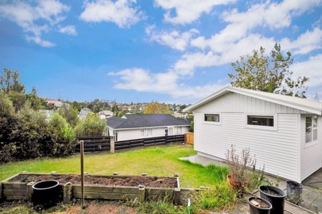 Photo of property in 4 Juniper Road, Sunnynook, Auckland, 0620