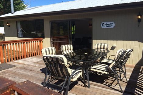 Photo of property in 6 Mckibbin Place, Arrowtown, 9302